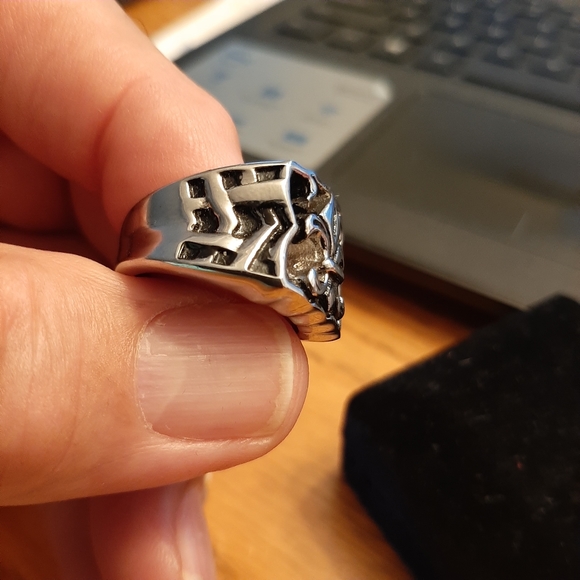 Man's Jewelry - Picture 8 of 10